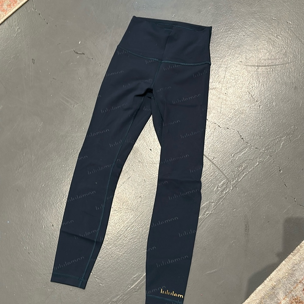 Limited edition teal lululemon leggings
